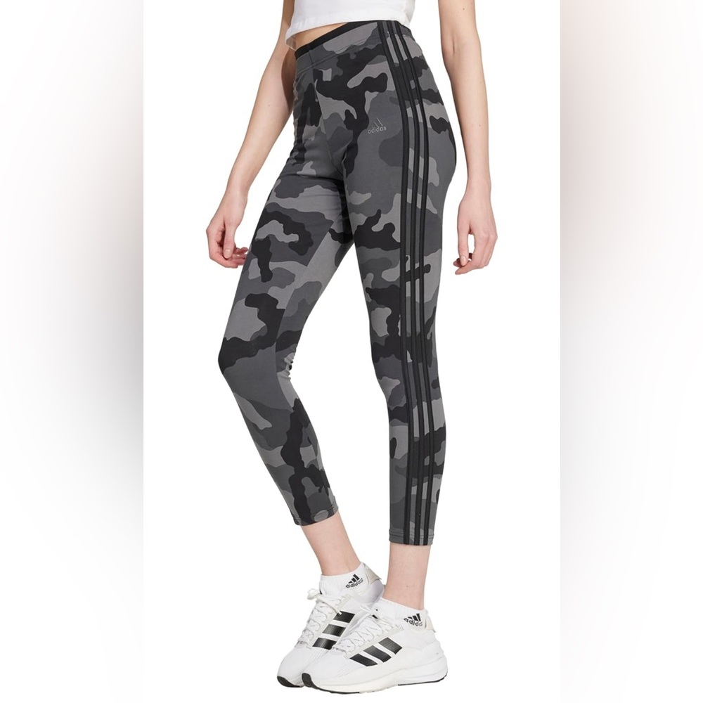 adidas Women's Essentials 3-Stripes Camo,Black Print 7/8 Length Leggings Sz 1X